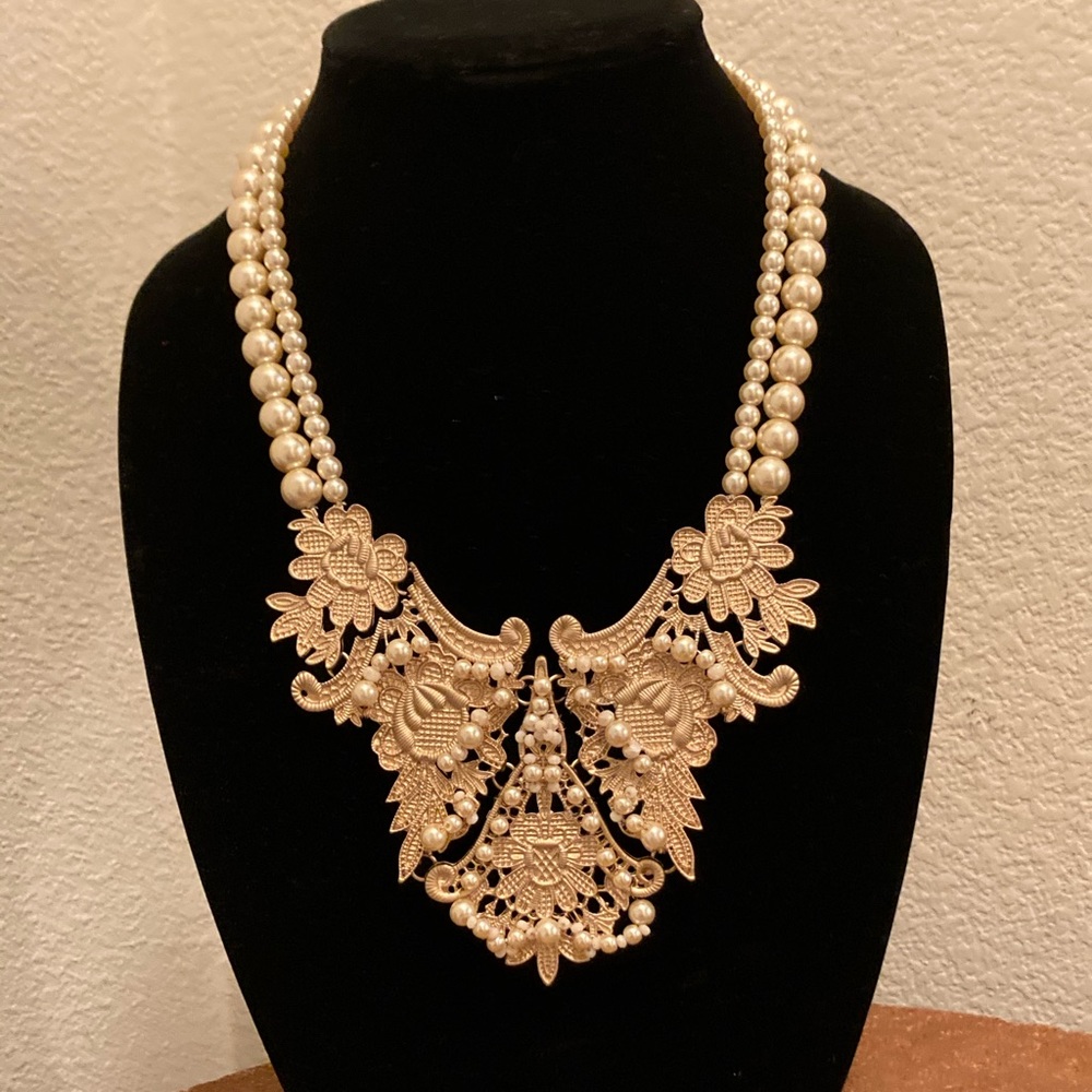 Pearl lined Gold Plaque Necklace